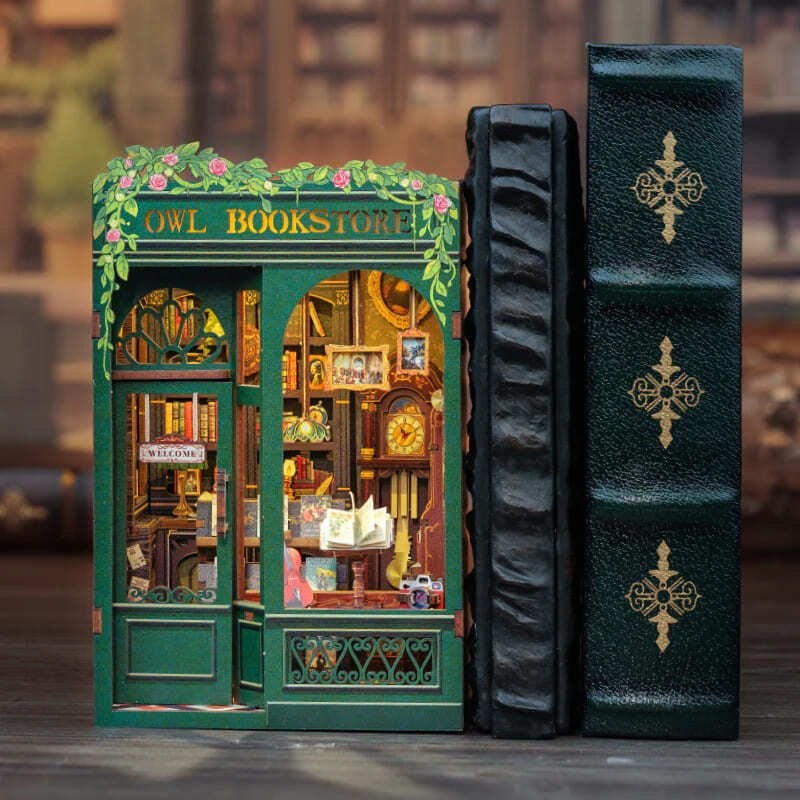Owl bookstore - maquette booknook serre-livre