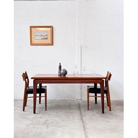 Karla, la table à manger en teck n°355