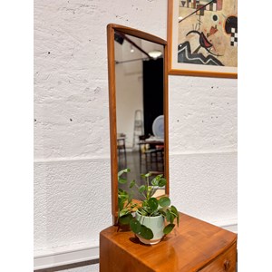 Louise, la coiffeuse en bois n°144