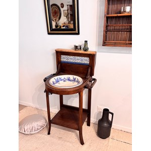 Louise, la coiffeuse en faïence n°145