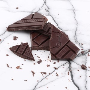 Chocolat noir & éclats de fèves de cacao