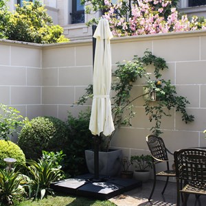 Castillo parasol marron droit rond 3,5 x 3,5 m rotatif à 360