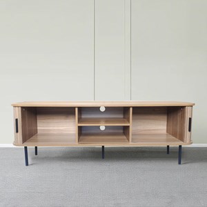 Manado meuble tv en bois cannelé à portes coulissantes 140cm