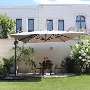 Palatino ensemble parasol écru 3x3m et 4 dalles à lester