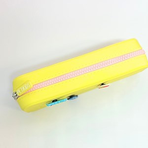 Trousse avec 3 charms - jaune