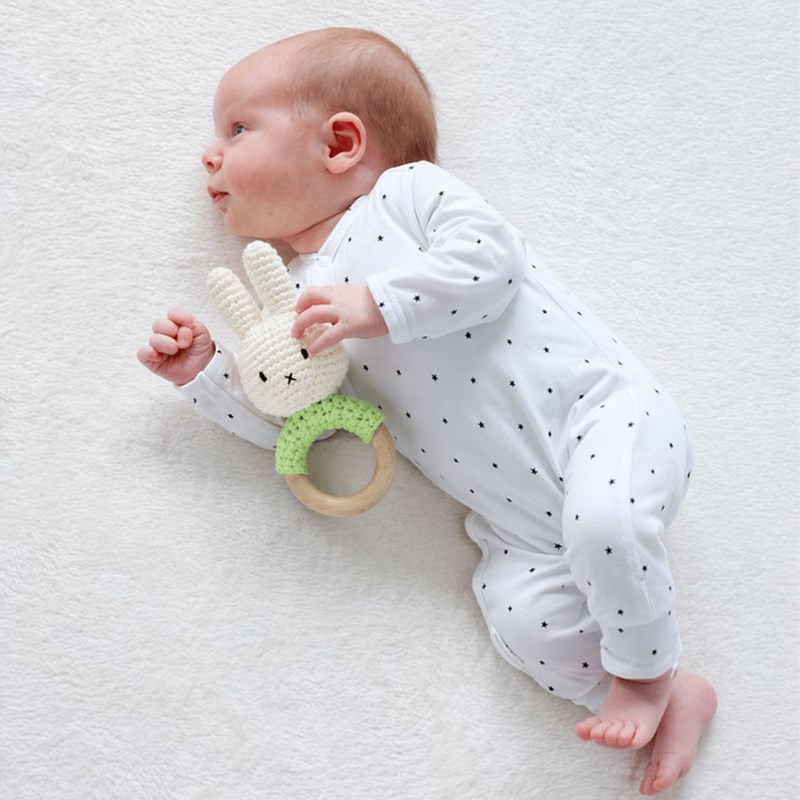Anneau de dentition en bois et coton bio miffy pistache (Just Dutch) - Image 1