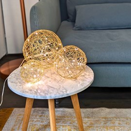 Lot de 3 boules en métal doré avec 45 micro led, déco lumineuse à poser