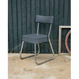 Chaise en acier et simili cuir n°704