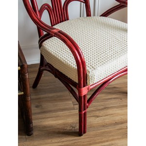 Ernest, le fauteuil en rotin rouge n°520