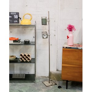Julien, le lampadaire chromé n°131