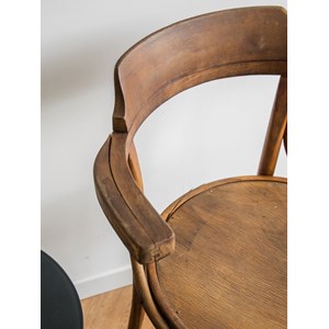 Ernest, le fauteuil en bois n°517