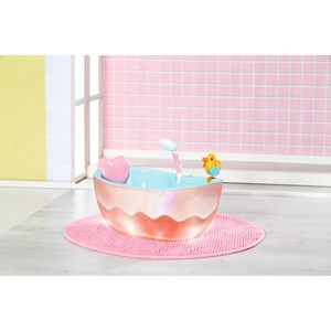 Baby born bath baignoire