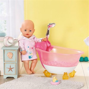 Baby born bath baignoire