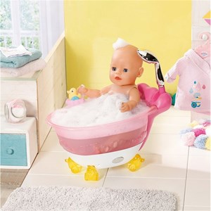Baby born bath baignoire