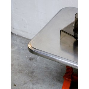 Table basse orange en métal n°414