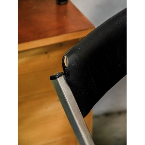 Alma, la chaise chromée n°708