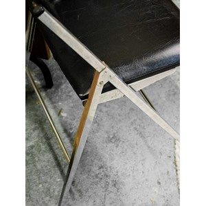 Alma, la chaise chromée n°708