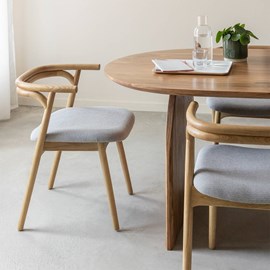 Chaise en bois d'orme et tissu gris