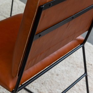 Chaise cuir marron et métal (lot de 2)