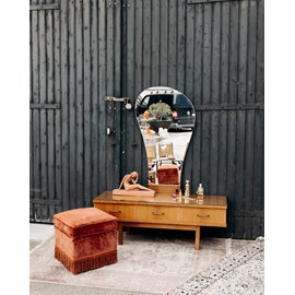 Louise, la coiffeuse en bois n°152