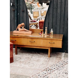 Louise, la coiffeuse en bois n°152