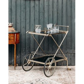 Henriette, la desserte en laiton n°121