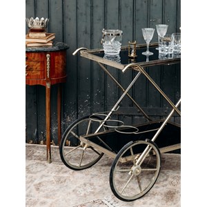 Henriette, la desserte en laiton n°121