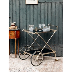 Henriette, la desserte en laiton n°121