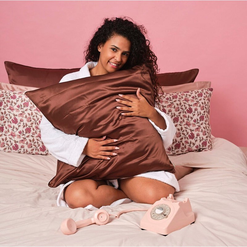 Taie d'oreiller en soie moka 65x65