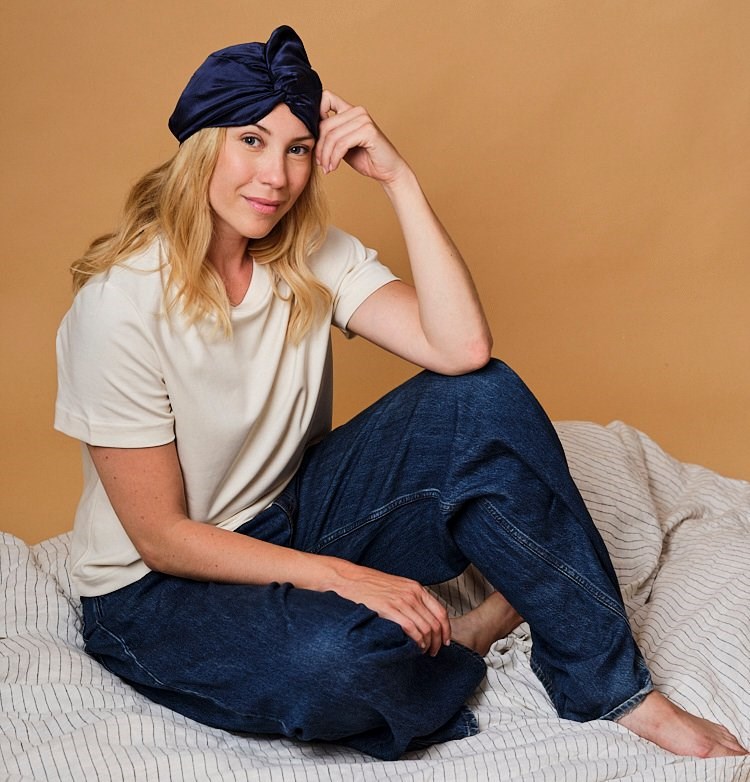 Turban en soie bleu nuit 19 mo
