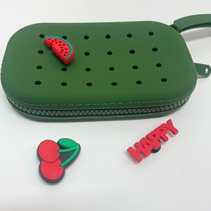 Pochette rectangulaire + 3 charms - kaki