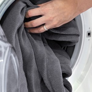 Dreamland couverture chauffante en peluche velouté grise - snuggle up - large