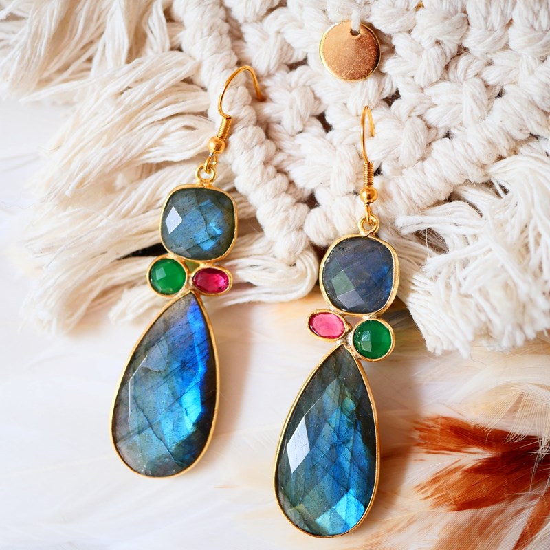 Boucles d’oreilles vana en labradorite, onyx vert & tourmaline rose