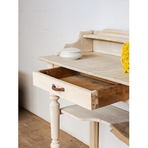 Louise, la coiffeuse en marbre en n°160