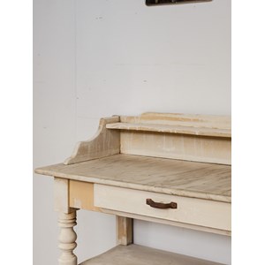 Louise, la coiffeuse en marbre en n°160