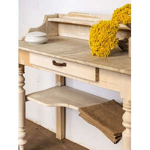 Louise, la coiffeuse en marbre en n°160