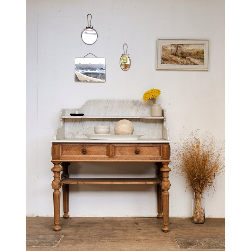 Louise, la coiffeuse en bois n°159