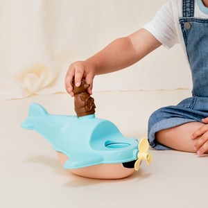 Jouet de bain made in france en matière recyclée hydravion de petit ours brun