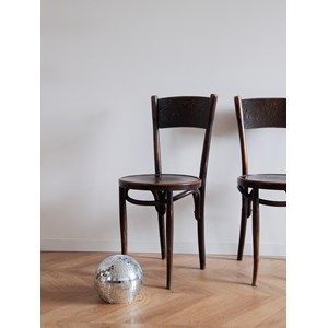 Paire de chaises en bois n°660