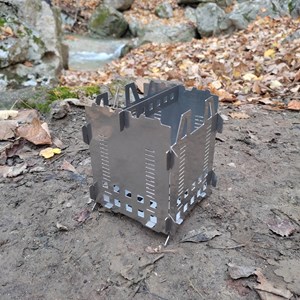 Réchaud à bois compact et polyvalent