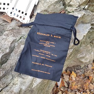 Réchaud à bois compact et polyvalent