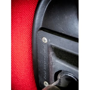 Jakob, le fauteuil rouge knoll n°554