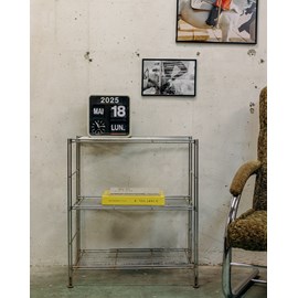 Isabelle, l'étagère fine en métal n°172