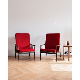 Paire de fauteuils en bois n°555