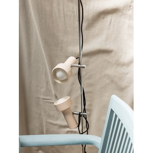 Julien, le lampadaire en plastique n°133