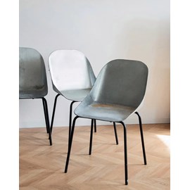 Alma, la paire de chaises en métal n°770