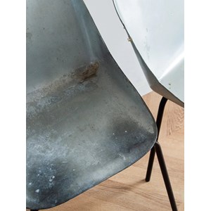 Alma, la paire de chaises en métal n°770