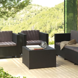 Solis salon de jardin 4 places en résine tressée avec table et coffre de rangeme