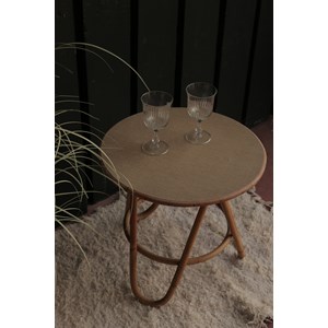 Ancienne table basse en rotin chinée