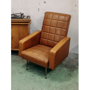 Jakob, le fauteuil en simili-cuir n°565